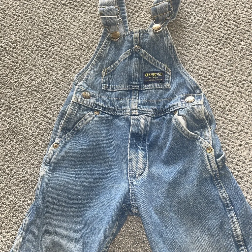 Vintage Oshkosh Overalls. Rare Style. Vestbak. Jean, Denim. 3T. Knee Patches‎